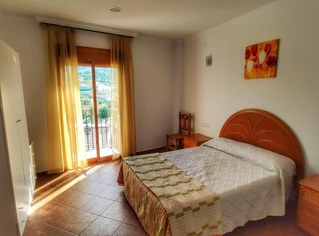 Casa Amplia Con Terraza En La Vinuela Villa Buitenkant foto
