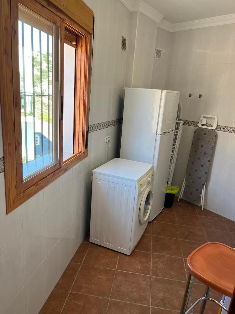 Casa Amplia Con Terraza En La Vinuela Villa Buitenkant foto